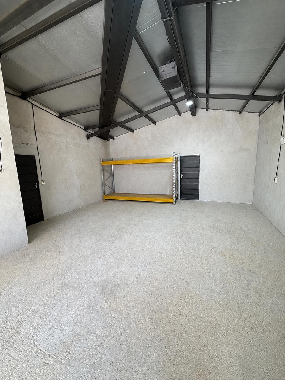 VENDO CASA Y DEPÓSITO EN BARRIO PUERTO PABLA, LAMBARÉ.