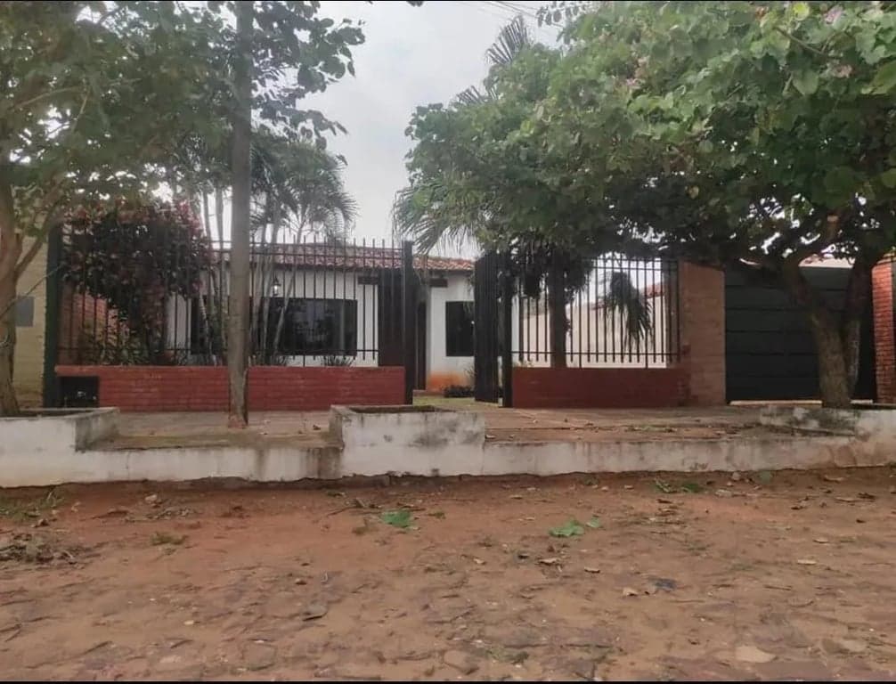 Casa en San Lorenzo atrás del Shopping San Lorenzo