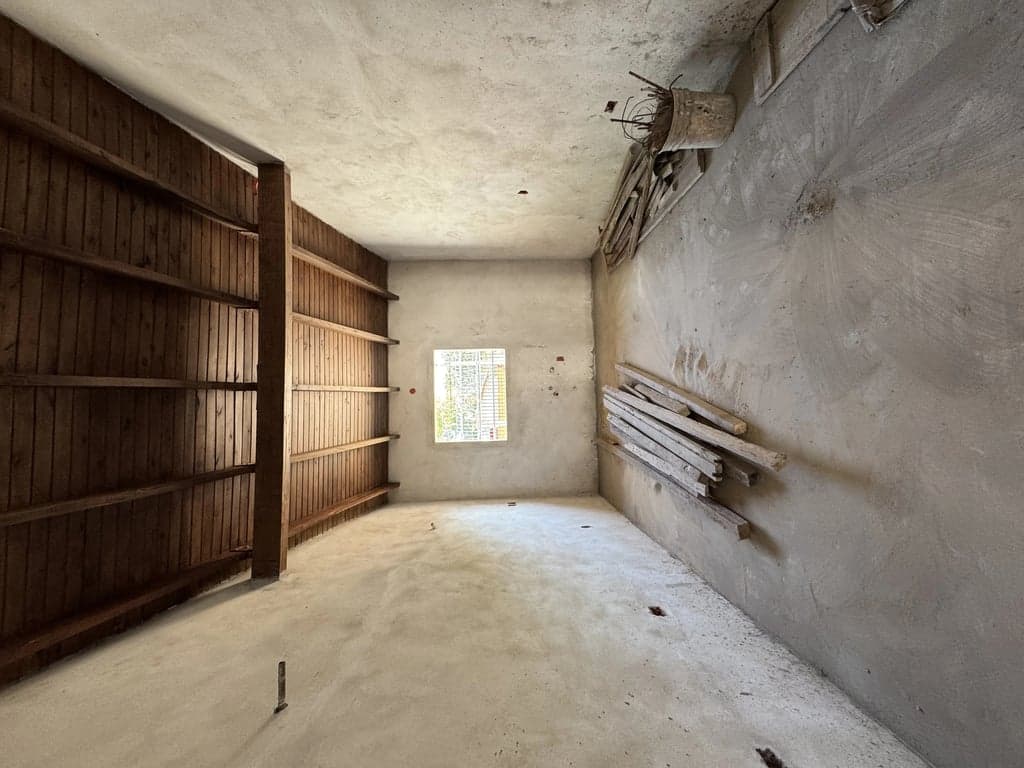 Casa semi terminada en Mariano Roque Alonso 