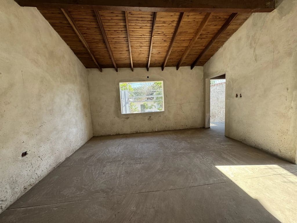 Casa semi terminada en Mariano Roque Alonso 