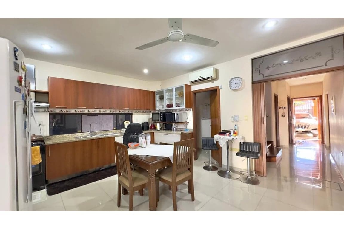 ¡LA CASA DE TUS SUEÑOS EN EL EXCLUSIVO BARRIO PINOZÁ, ASUNCIÓN!